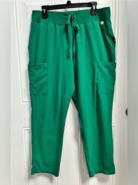 HYPOTHESIS WOMEN’S 7-POCKET-STRAIGHT LEG CARGO SCRUB PANT PETITE